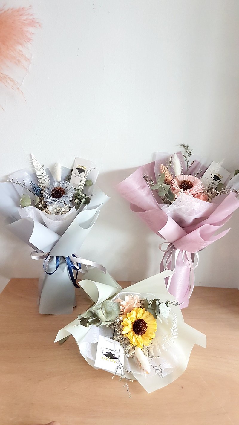 Haizang Design | Graduation Bouquet. Youth without fear. Sunflower/Lover Gift/Graduation Bouquet/ - ช่อดอกไม้แห้ง - พืช/ดอกไม้ 