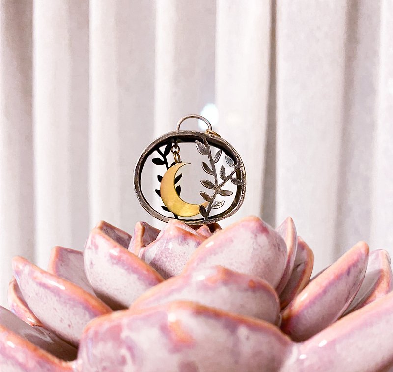 Kaleidoscope - Moon necklace #LUNALUNAisdreaming - Necklaces - Copper & Brass Gold