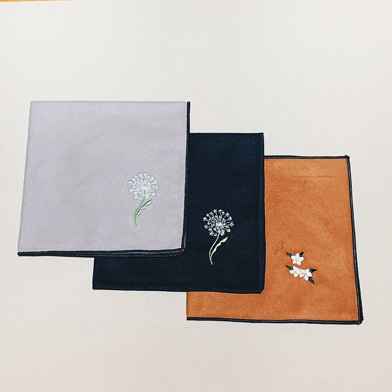 Embroidered edged tea towel dandelion/white flower - ถ้วย - เส้นใยสังเคราะห์ 