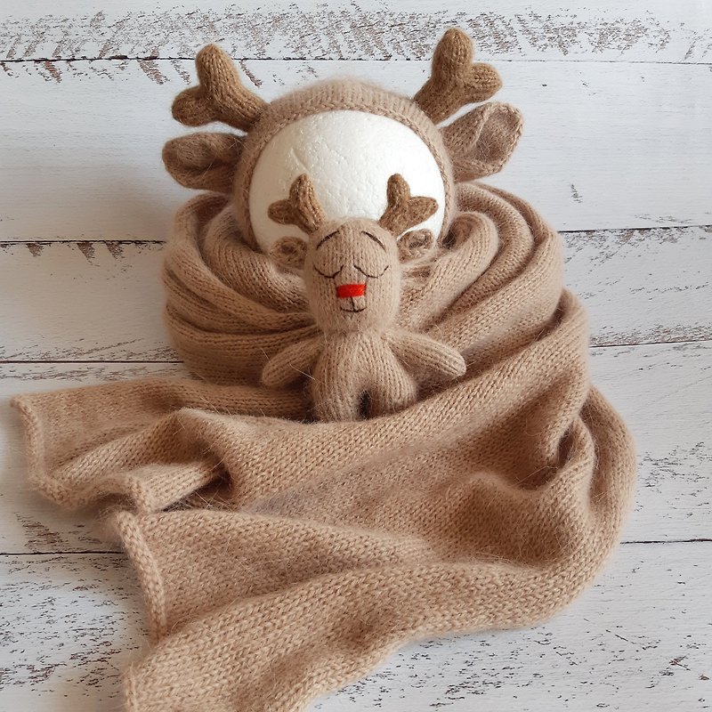 Fluffy newborn deer bonnet and sleep stuffed knitted toy. Fawn photo props. - Baby Accessories - Wool 