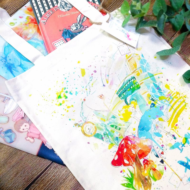 Alice Hobbey 送自選明信片 愛麗絲夢遊仙境 手繪帆布袋Tote Bag - 側背包/斜背包 - 棉．麻 多色
