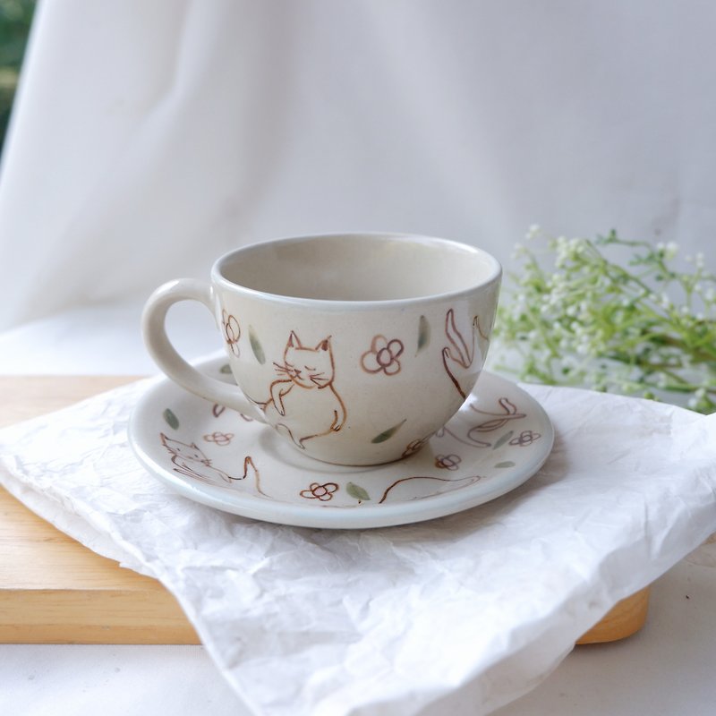 Kitten coffee cup | white - แก้วมัค/แก้วกาแฟ - ดินเผา ขาว