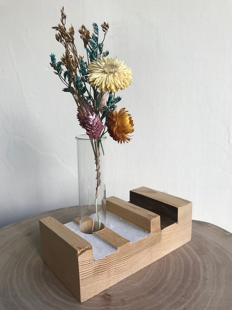 CL Studio【cypress-mobile phone holder/business card holder】N123 with test tube and dried flower - Card Stands - Wood Gold