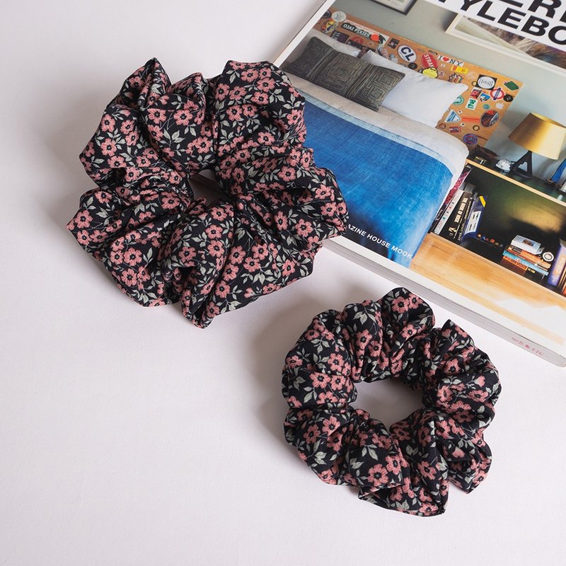 midnight bloom scrunchie handmade headband - Headbands - Cotton & Hemp Black