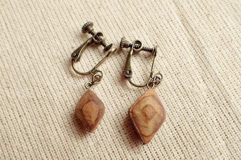 daia Clip-On(pierced earrings, hooks for allergies are possible) - ต่างหู - ไม้ สีนำ้ตาล