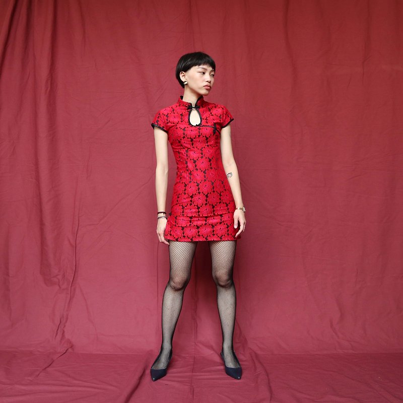 南瓜Vintage。古董 中國風 花朵 性感 短版 旗袍 - 旗袍 - 其他材質 紅色