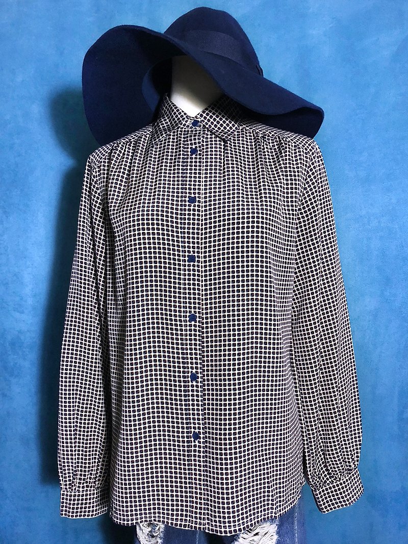 Blue dot check long-sleeved vintage shirt / brought back to VINTAGE abroad - Women's Shirts - Polyester Multicolor