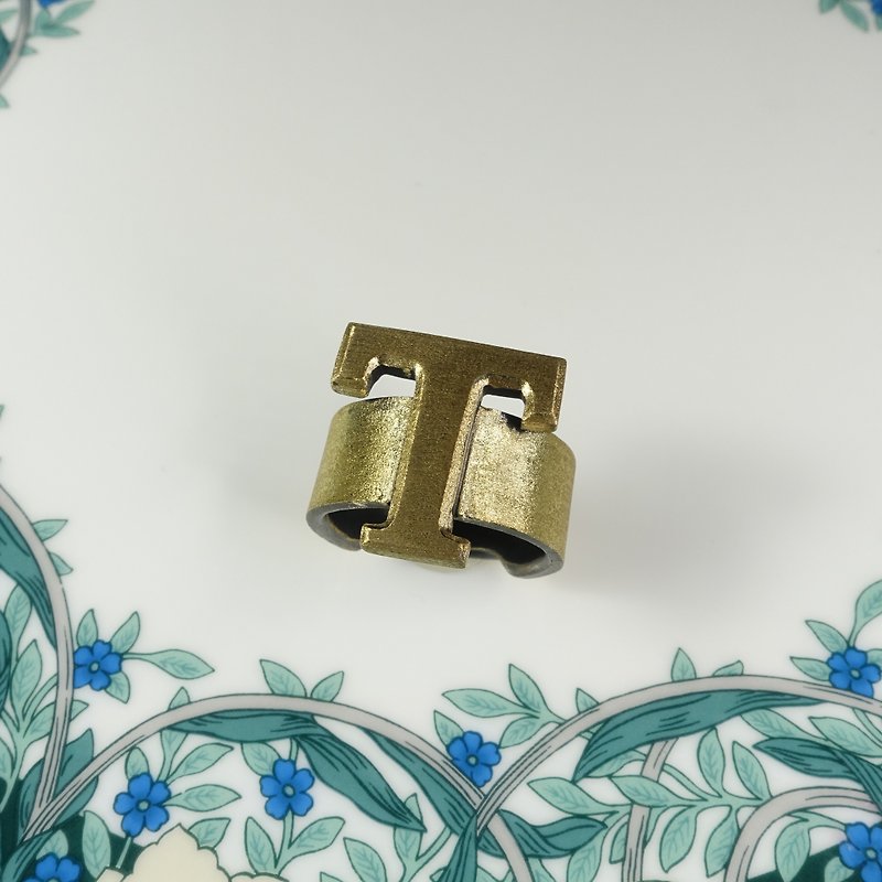 イニシャルリング　ペアリング　指輪　真鍮　ハンドメイド　イニシャル　アルファベット　ジュエリー　ジュエリーデザインナー　受注制作　セミオーダー - 金属細工/アクセサリー作り - 銅・真鍮 ゴールド