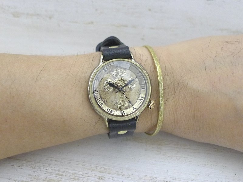 ทองแดงทองเหลือง นาฬิกาผู้หญิง สีทอง - Cross Dial-JB1 36mm Brass(真鍮) 十字架文字盤 ローマ数字 手作り腕時計  JUM183