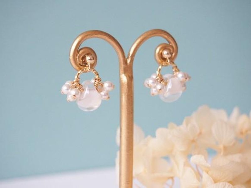 [14kgf] Pearl glass bead earrings - ต่างหู - โลหะ 