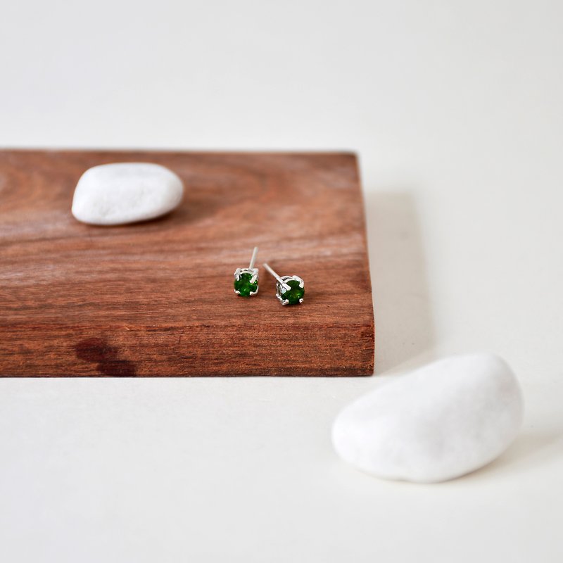 Handmade Green Diopside with sterling silver Stud Earring - Earrings & Clip-ons - Gemstone Green