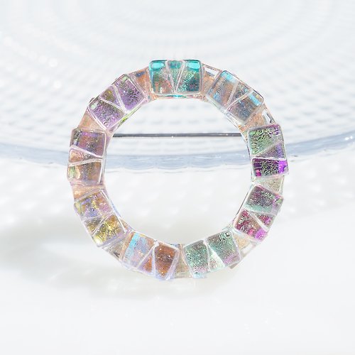 Happy Glass Caprice 【Special】光るガラスの輪(オーロラリング【ミックス】)ブローチ【受注制作】