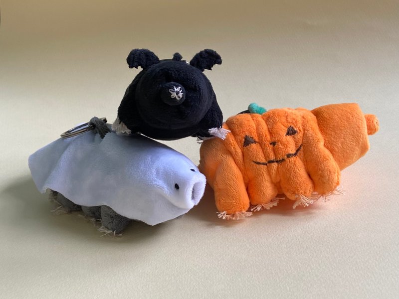 Tardigrade/Water bear handmade plushie keychain Halloween edition - Keychains - Other Man-Made Fibers Orange