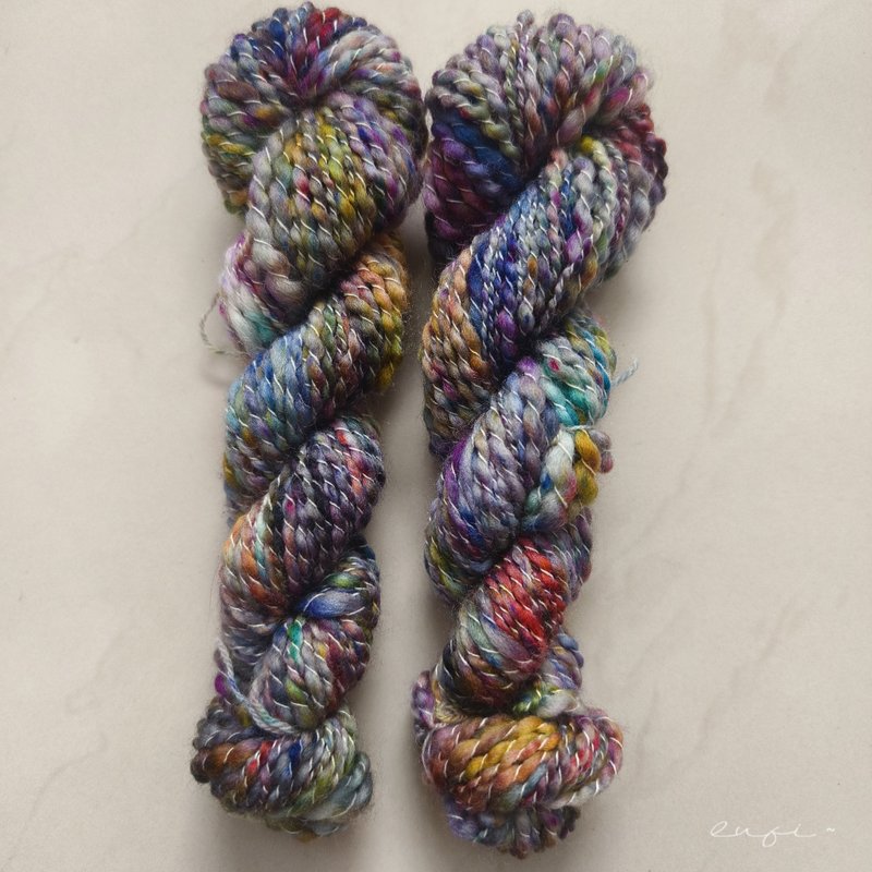 lufi hand-dyed wool deformed butterfly 50g 53m rainbow rock mine - เย็บปัก/ถักทอ/ใยขนแกะ - ขนแกะ 