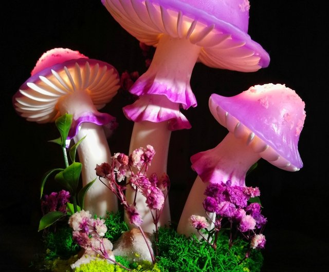 Mushroom lamp consisting of three pink mushrooms and berries - Shop Magic  Night Lights Lighting - Pinkoi