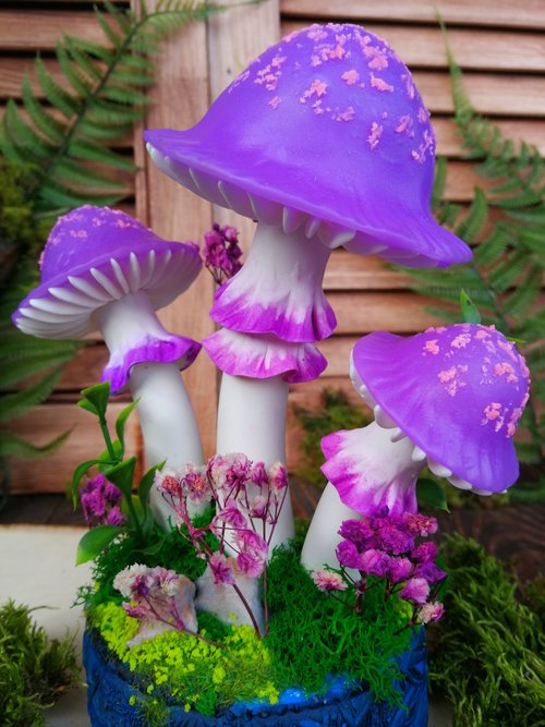 Mushroom lamp consisting of three pink mushrooms and berries - Shop Magic  Night Lights Lighting - Pinkoi