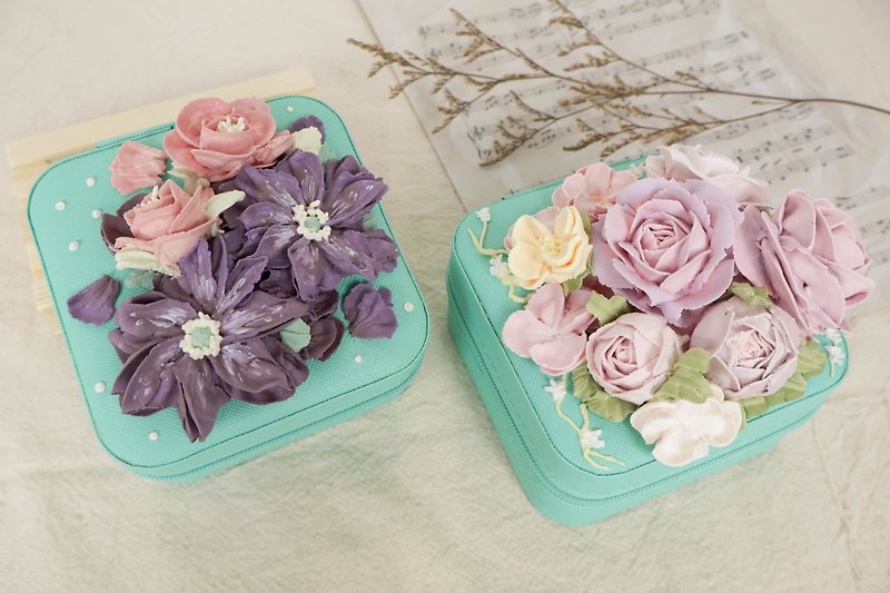 Cream earth flower jewelry box - กล่องเก็บของ - ดินเหนียว สีเขียว