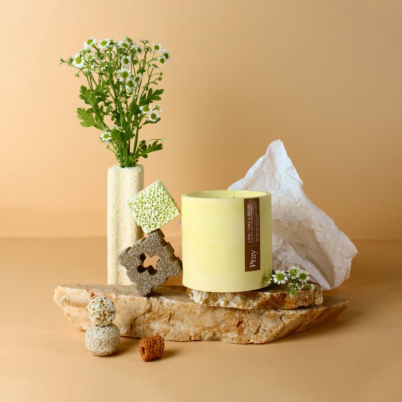 Handcrafted Soy Candle : 02:00 PM - Take A Break - 香氛蠟燭/燭台 - 水泥 黃色