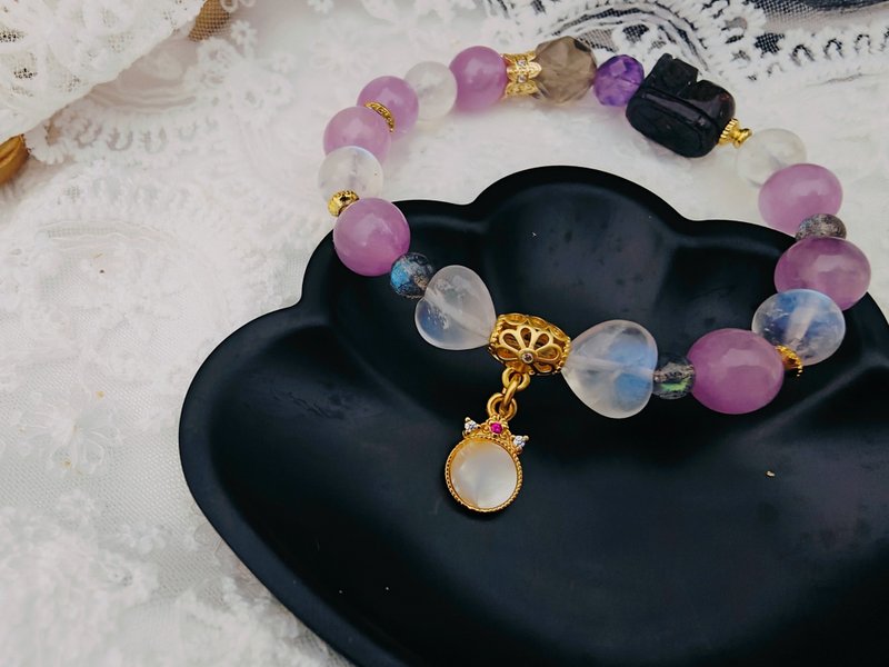 Complementing each other - blood drop violet, high quality kunzite, high quality Indian blue moonlight - สร้อยข้อมือ - คริสตัล 