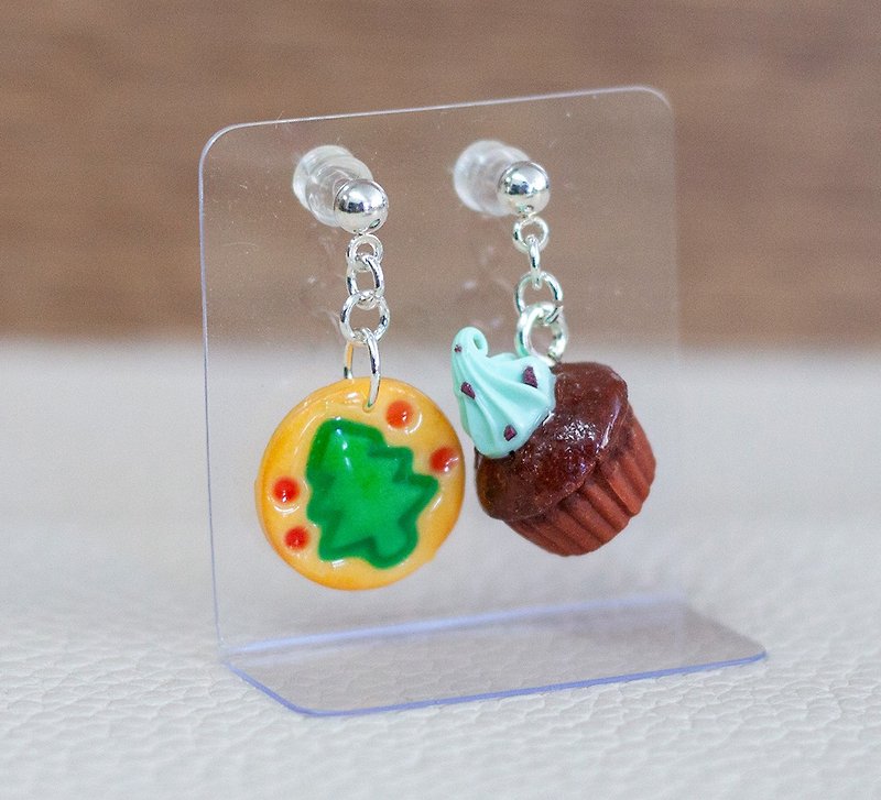 Christmas Present - Miniature Food Earrings - Cookie and Cake - ต่างหู - ดินเหนียว สีเขียว