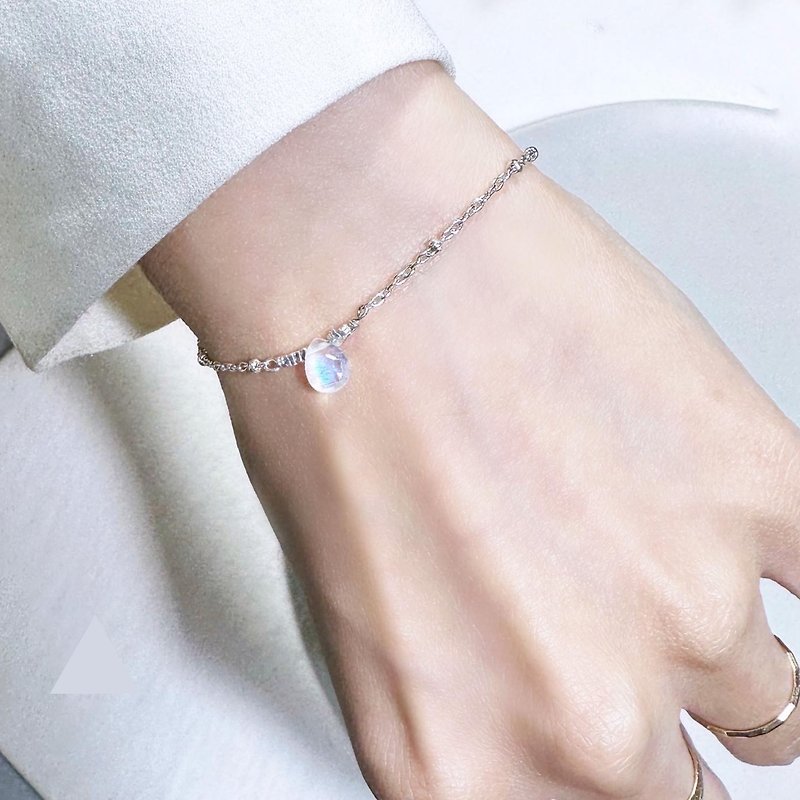 Moonlight - High quality moonstone. Sterling silver design bracelet - Bracelets - Silver White
