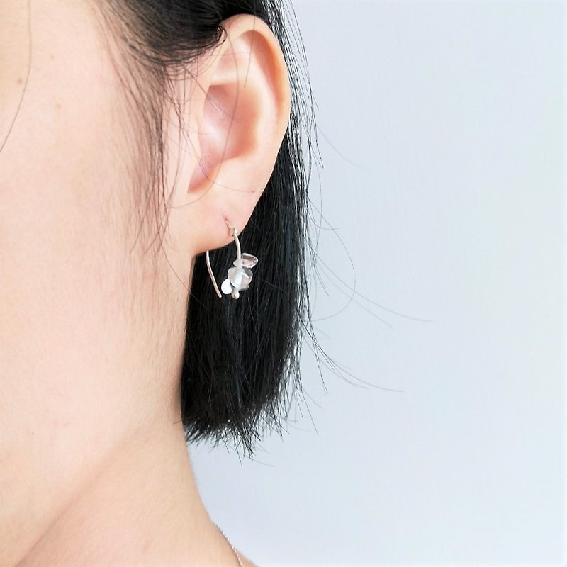 │natural stone│white crystal earrings • sterling silver earrings • Clip-On • designer original - ต่างหู - โลหะ 