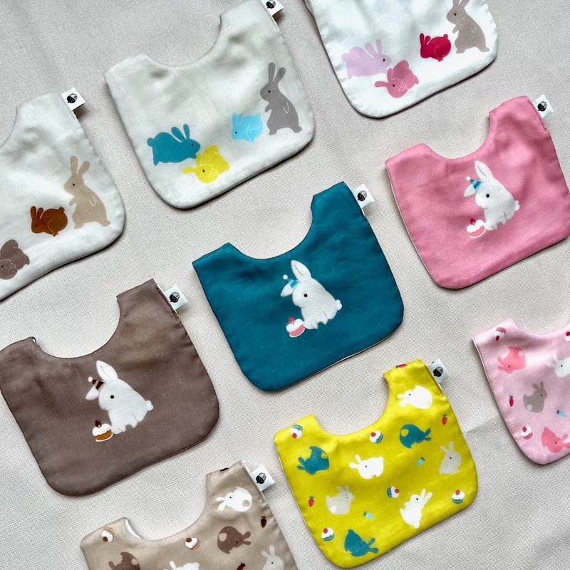 【客製刺繡】我愛我的生日 兔子寶寶 口水巾 八層紗 彌月禮盒 - 圍兜/口水巾 - 棉．麻 多色
