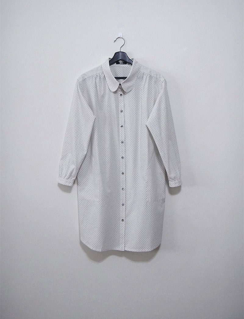 Dot White Long Shirt - เสื้อเชิ้ตผู้หญิง - ผ้าฝ้าย/ผ้าลินิน ขาว