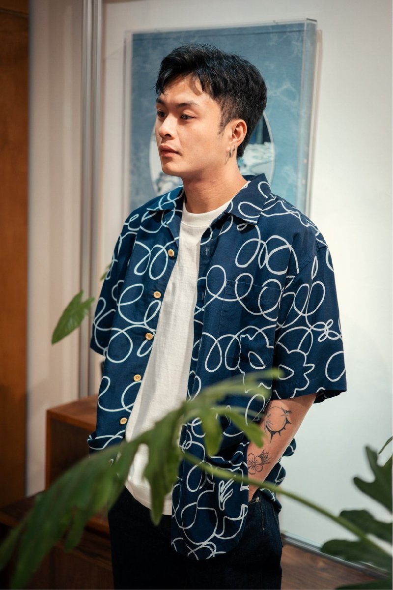 GOC Studio - Indigo Dyed Pattern Shirt - Discharged Blossom In The Field - เสื้อเชิ้ตผู้ชาย - ผ้าฝ้าย/ผ้าลินิน สีน้ำเงิน