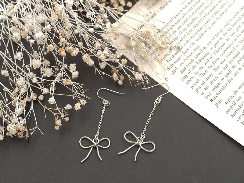 Lolita IRIS handcrafted workshop bow sterling silver earrings - ต่างหู - เงินแท้ สีเงิน