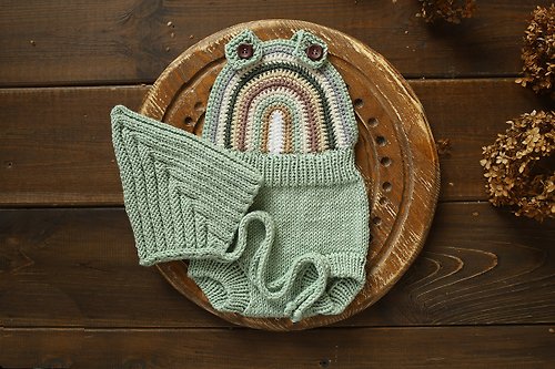 Divaprops Green bodysuit with hat for newborns: the perfect outfit for a little baby
