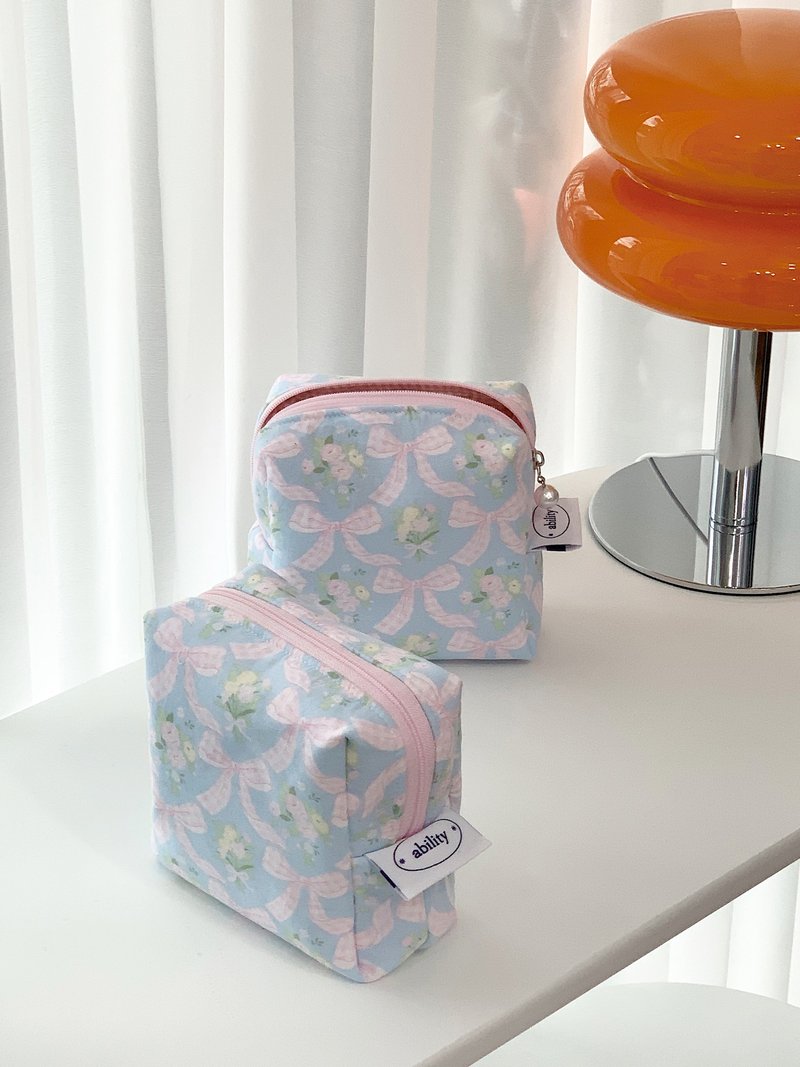 Ribbon square pouch - กระเป๋าเครื่องสำอาง - ผ้าฝ้าย/ผ้าลินิน สึชมพู