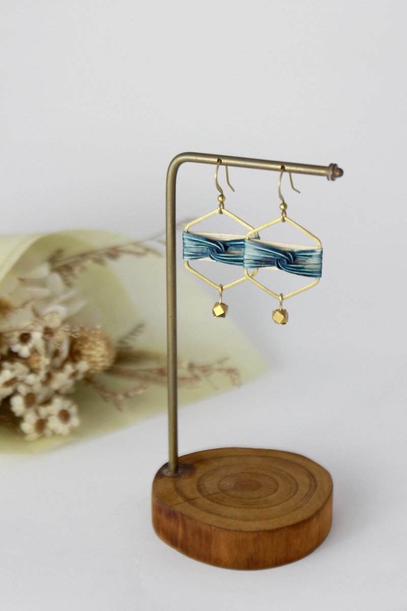 Handmade earrings - river series / handmade rattan brush dyeing [deep sea blue] - Earrings & Clip-ons - Copper & Brass Blue