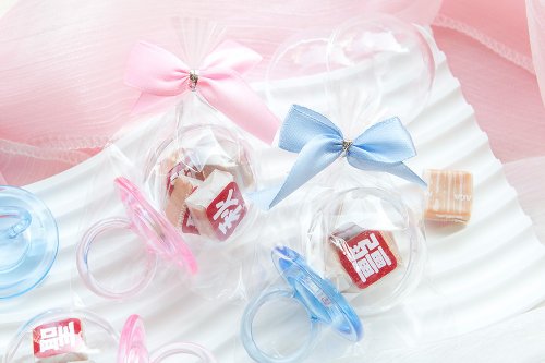 幸福朵朵 婚禮小物 花束禮物 神明祝壽 戒指奶嘴糖果 牛奶糖4顆入 (奶嘴外殼-粉藍2色可挑)祝壽