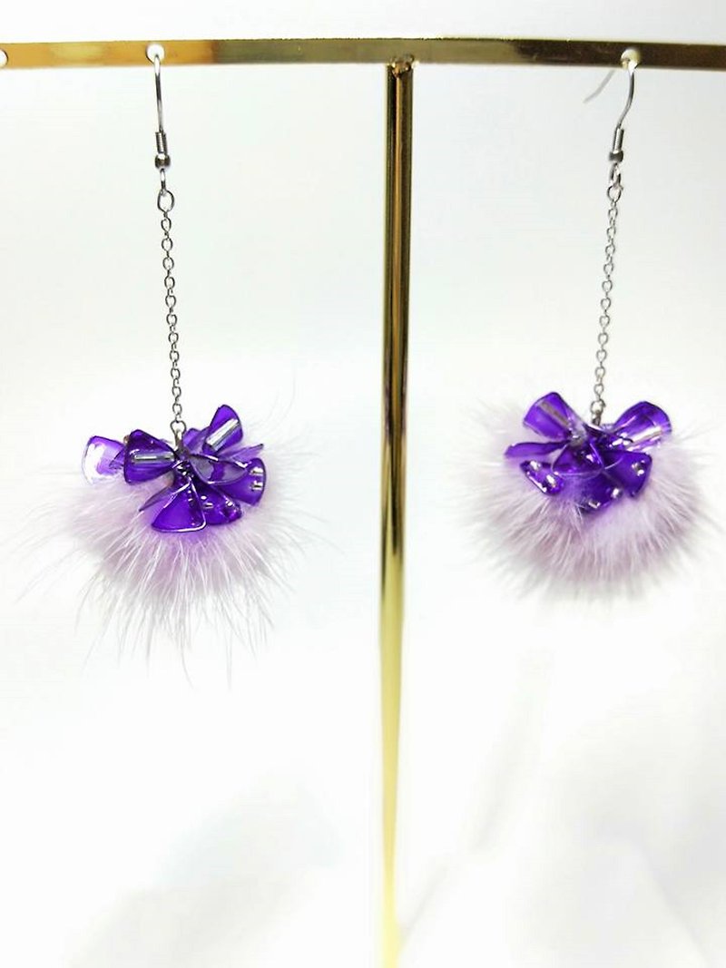 Little Monster QQ small hairpin earrings | mysterious purple wool ball - ต่างหู - พลาสติก สีม่วง