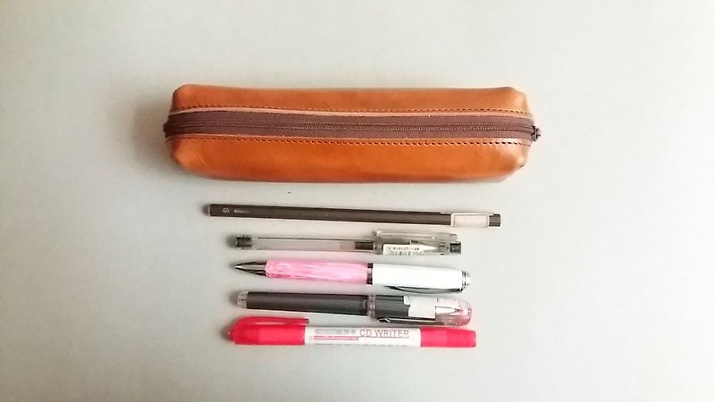 Sewn leather goods-----hand dyed zipper pen case - กล่องดินสอ/ถุงดินสอ - หนังแท้ 