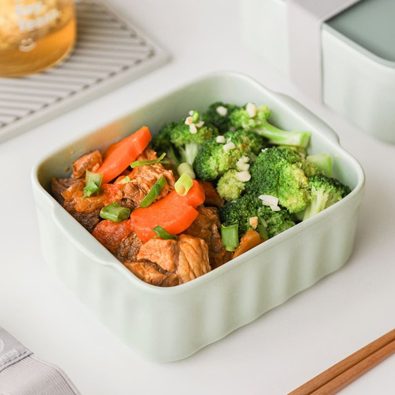 BUYDEEM Pig Box Multifunctional Ceramic Lunch Box with Lid - กล่องข้าว - ดินเผา สีเขียว