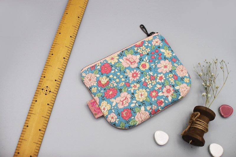 Safe little bag - small pink floral blue purse, double-sided color, Valentine's Day - กระเป๋าสตางค์ - ผ้าฝ้าย/ผ้าลินิน 