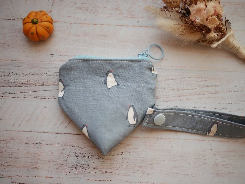 Little penguin three-dimensional triangle pacifier bag - Other - Cotton & Hemp Gray