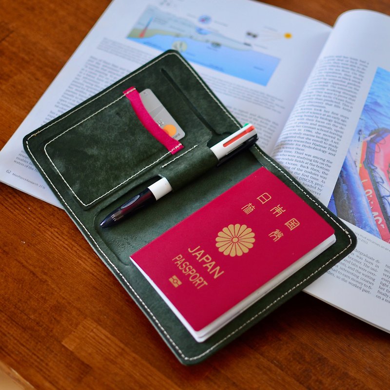 Travel companion Genuine Italian leather passport case Moss green Card holder, pen holder - Other - Genuine Leather Green