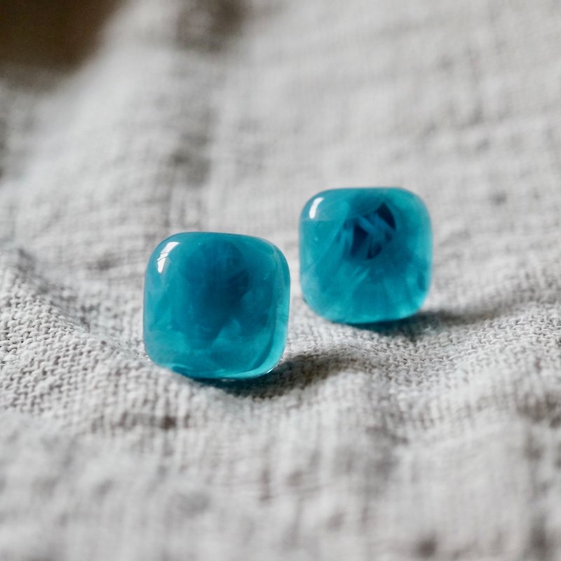 ITS-E138 [Ping Ear Acrylic Earrings] Curved Square Acrylic Blue Green Beige Ear Pins - ต่างหู - อะคริลิค สีน้ำเงิน
