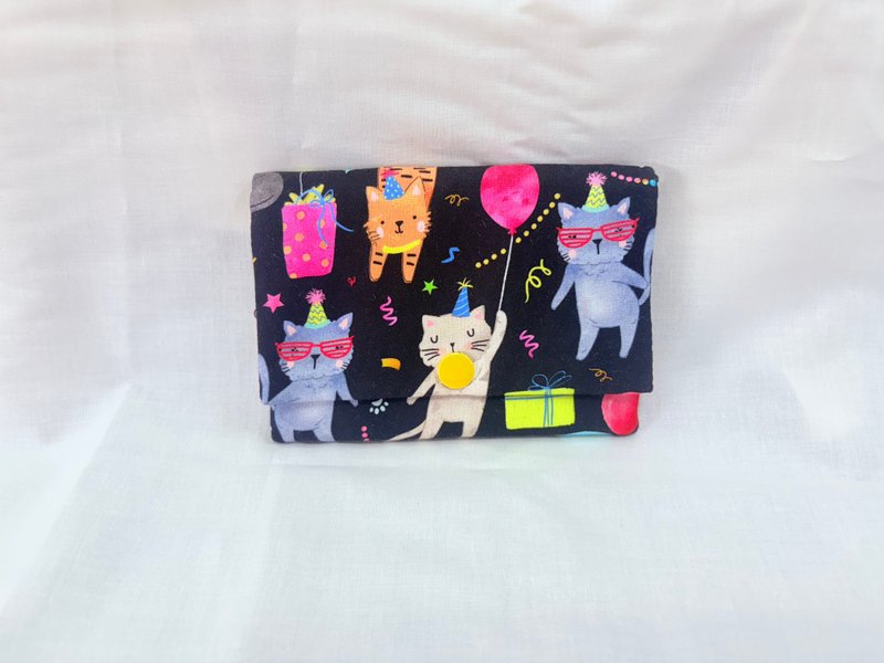 多層次零錢包-黑底插畫風派對貓貓 - 零錢包/小錢包 - 棉．麻 黑色