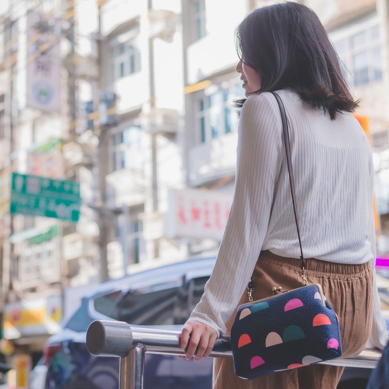 【彩色小山丘】方形金屬口金包 #隨身包#古著#日式#肩包 - 側背包/斜背包 - 棉．麻 藍色