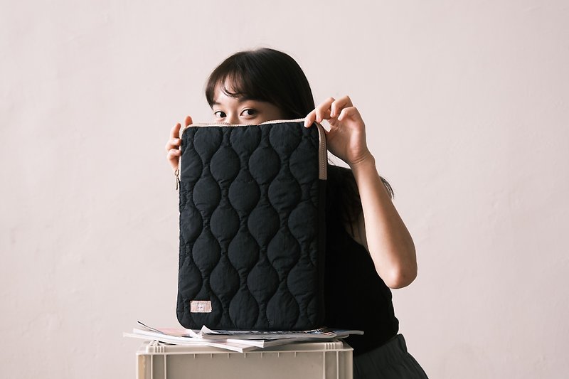 黑色Puffy感 麻花夾棉13-14吋電腦保護袋 - 電腦袋 - 尼龍 