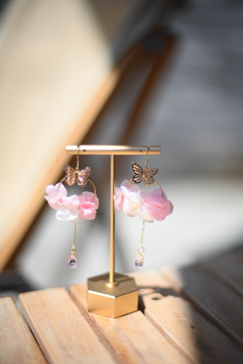 手作粉色繡球永生花純銀耳環 - 耳環/耳夾/耳骨夾 - 植物．花 粉紅色