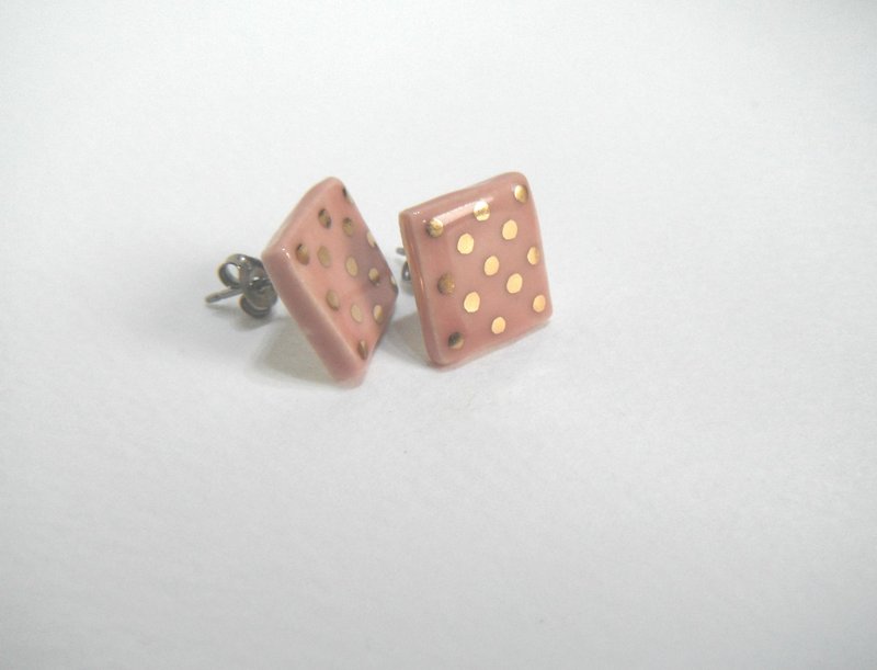 Gold dot square pierce / earring, plum - Earrings & Clip-ons - Pottery Pink