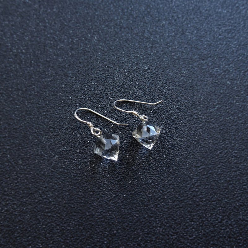 天然ホワイトクリスタル ダイヤモンド カット スターリング シルバー イヤリング (10x10) - ピアス・イヤリング - クリスタル ホワイト