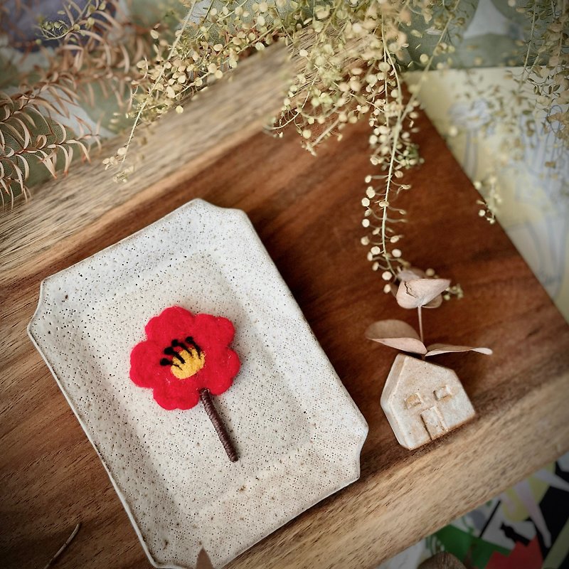 Wool Brooches Red - Needle Felted Red Poppy Brooch