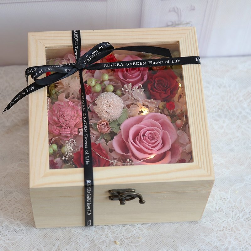Christmas Gift Box C09/Eternal Flower. Dry Flower/Dry Flower Box/Valentine's Day/Exchanging Gifts/Gifts - ช่อดอกไม้แห้ง - พืช/ดอกไม้ 