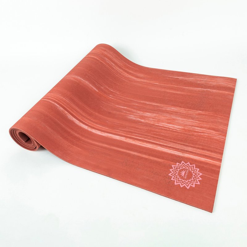 MIRACLE│ Slight Red Dipping yoga mat - Yoga Mats - Rubber 